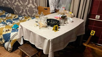 Стіл, будинок, місце злочину, Франківщина