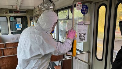 У Вінниці проводять дезінфекцію громадського транспорту У Вінниці проводять дезінфекцію громадського транспорту