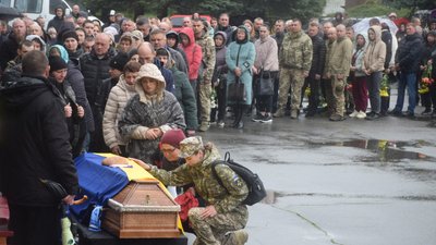 У Шепетівці попрощались з навідником Олександром Панасевичем У Шепетівці попрощались з навідником Олександром Панасевичем