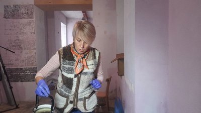 На Вінниччині виготовляють окопні свічки для захисників На Вінниччині виготовляють окопні свічки для захисників
