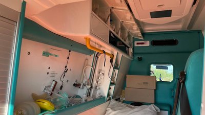 Рятуватиме життя військових. Миколаївська волонтерка передала автівку швидкої допомогу на східний фронт Рятуватиме життя військових. Миколаївська волонтерка передала автівку швидкої допомогу на східний фронт