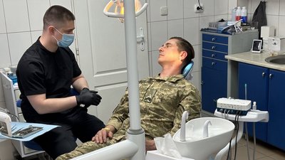 Безкоштовне протезування зубів для військових та ветеранів