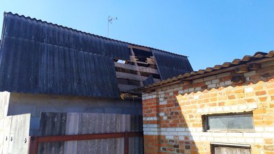 Російські військові обстріляли Верхню Сироватку на Сумщині. Пошкоджені приватні будинки Російські військові обстріляли Верхню Сироватку на Сумщині. Пошкоджені приватні будинки
