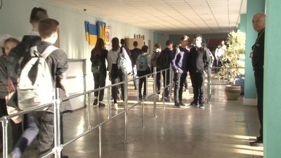 Черкаські школярі повернулися до навчання після карантину