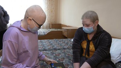 Граються, малюють і танцюють: пацієнти Черкаського дитячого центру онкології ведуть боротьбу з хворобою Граються, малюють і танцюють: пацієнти Черкаського дитячого центру онкології ведуть боротьбу з хворобою