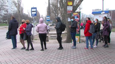 Обмеження роботи транспорту в Запоріжжі. Як містяни діставалися на роботу Обмеження роботи транспорту в Запоріжжі. Як містяни діставалися на роботу