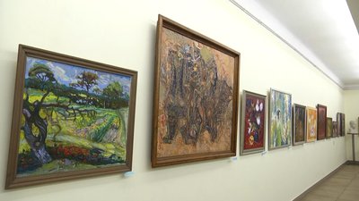 У мистецькій галереї Житомира презентували 52 художні картини
