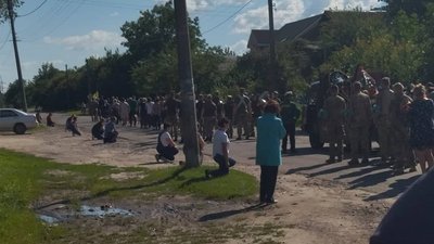 У Бурині на Сумщині поховали солдата Миколу Білоуса, який загинув під Харковом У Бурині на Сумщині поховали солдата Миколу Білоуса, який загинув під Харковом
