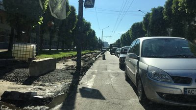 У Луцьку частково перекрили проспект Волі. Як їздитиме транспорт У Луцьку частково перекрили проспект Волі. Як їздитиме транспорт