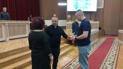 На сесії Сумської міськради вручили нагороди захисникам України На сесії Сумської міськради вручили нагороди захисникам України