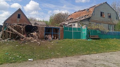 пошкоджений будинок, наслідки влучання, рясне