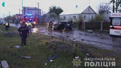 Одна загибла, двоє – у лікарні: поліція розповіла подробиці ДТП на Рівненщині