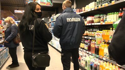 У Черкасах перевіряють заклади на дотримання карантинних правил У Черкасах перевіряють заклади на дотримання карантинних правил