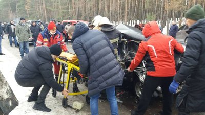 На Харківщині зіткнулися п'ять машин: троє травмованих На Харківщині зіткнулися п'ять машин: троє травмованих
