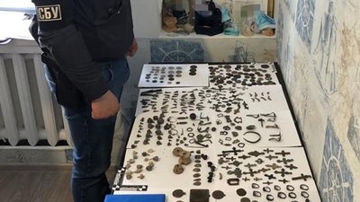 Вивозили монети й хрести. СБУ запобігла контрабанді культурної спадщини Вивозили монети й хрести. СБУ запобігла контрабанді культурної спадщини