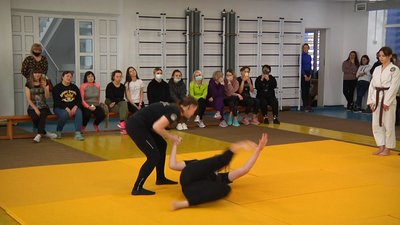 У Житомирі представили всеукраїнський проєкт "Починай діяти" для тих, хто постраждав від насильства У Житомирі представили всеукраїнський проєкт "Починай діяти" для тих, хто постраждав від насильства