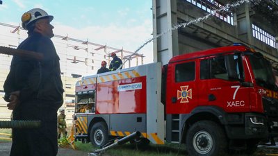Ліквідовували пожежу на Хмельницькій АЕС: рятувальники провели тренування Ліквідовували пожежу на Хмельницькій АЕС: рятувальники провели тренування