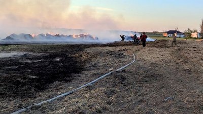 Наслідки обстрілів з боку військ РФ. На Миколаївщині сталися три пожежі Наслідки обстрілів з боку військ РФ. На Миколаївщині сталися три пожежі