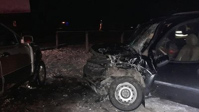 На Рівненщині водій на автівці без знаків скоїв ДТП та втік На Рівненщині водій на автівці без знаків скоїв ДТП та втік