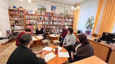 На Тернопільщині для переселенців провели арттерапевтичне заняття На Тернопільщині для переселенців провели арттерапевтичне заняття