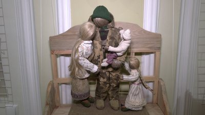 81-річна майстриня з Рівного виготовляє та експонує поліські ляльки 81-річна майстриня з Рівного виготовляє та експонує поліські ляльки
