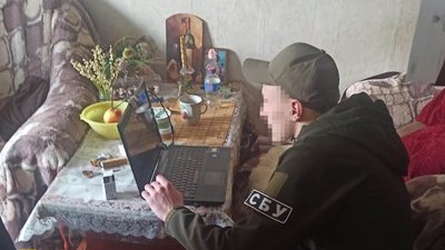 Публічно виправдовували вторгнення Росії в Україну – на Житомирщині СБУ провела обшуки у п’ятьох колаборантів Публічно виправдовували вторгнення Росії в Україну – на Житомирщині СБУ провела обшуки у п’ятьох колаборантів