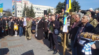 У Рівному попрощалися із двома захисниками, які загинули на Донеччині У Рівному попрощалися із двома захисниками, які загинули на Донеччині
