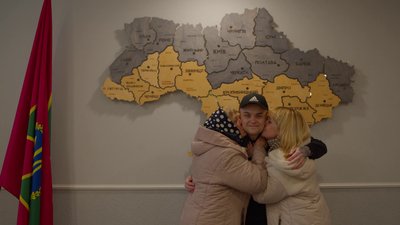 Військовий з Овруччини Сергій Макаревич після 20 місяців полону зустрівся зі своїми рідними
