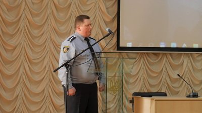 Коли Руслан Герасимчук ще працював у Старокостянтинові, в нього були лише земельна ділянка та ВАЗ, яким він мав право керувати. Фото: Гу Нацполіції в Хмельницькій області. Коли Руслан Герасимчук ще працював у Старокостянтинові, в нього були лише земельна ділянка та ВАЗ, яким він мав право керувати. Фото: Гу Нацполіції в Хмельницькій області.