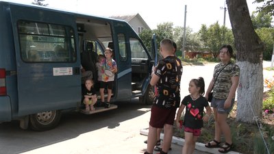 На Харківщині волонтери евакуюють жителів тимчасово окупованих РФ територій до Польщі