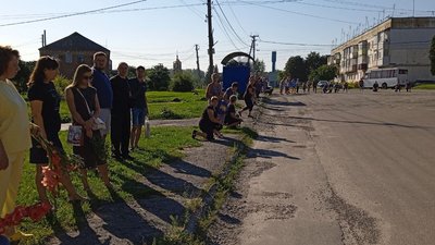 "Коли такі світлі люди йдуть, то наступає морок". У Сумах попрощалися з військовим та митцем Дмитром Буйвалом "Коли такі світлі люди йдуть, то наступає морок". У Сумах попрощалися з військовим та митцем Дмитром Буйвалом