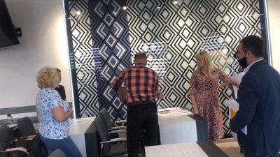 Зі сварками та образами. Як в Івано-Франківську стартувала виборча кампанія