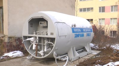 В інфекційному відділі Рожнятівської ЦРЛ проводять кисневу лінію В інфекційному відділі Рожнятівської ЦРЛ проводять кисневу лінію