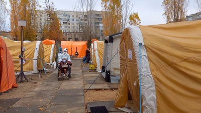 У мобільному госпіталі на Херсонщині лікують понад пів сотні хворих на COVID-19 У мобільному госпіталі на Херсонщині лікують понад пів сотні хворих на COVID-19