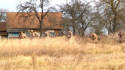 У селі Базар на Житомирщині відтворили події бою між армією УНР та більшовиками У селі Базар на Житомирщині відтворили події бою між армією УНР та більшовиками