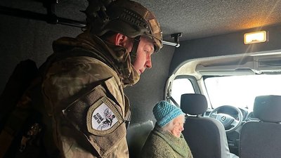Нікополь, загубилася бабуся, Білий янгол, додому, допомога