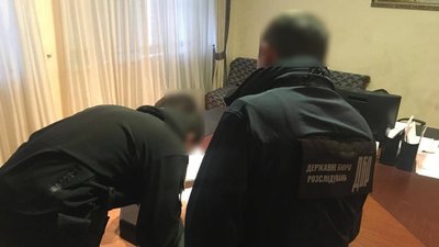 Патрульного з Одещини судитимуть за 6 тисяч гривень хабара