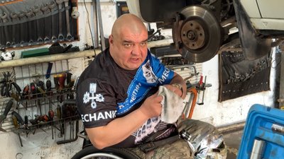 Валентин Шабунін переробляє авто для військових з інвалідністю