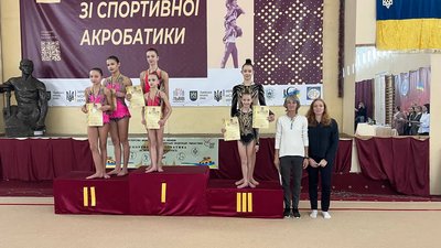 Сумські акробатки отримали медалі на чемпіонаті України Сумські акробатки отримали медалі на чемпіонаті України