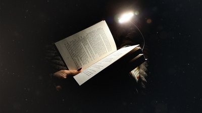 Читання увечері під час ГПВ