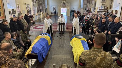 У Полтаві попрощалися із двома солдатами, які полягли на Сумщині