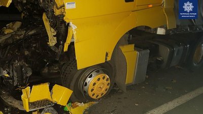Чотири авто потрапили в ДТП на уманській трасі. Один водій в лікарні Чотири авто потрапили в ДТП на уманській трасі. Один водій в лікарні
