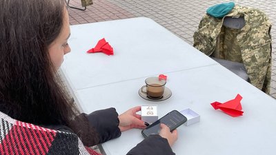 "Два серця в полоні": у Запоріжжі відбулася акція на підтримку українських полонених "Два серця в полоні": у Запоріжжі відбулася акція на підтримку українських полонених