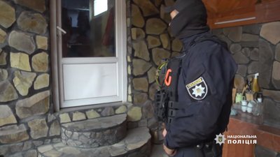 5 закарпатців затримано через підозру в шахрайстві