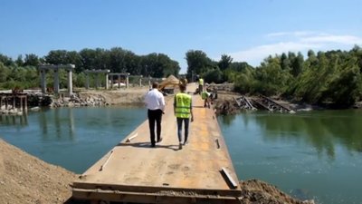 На Буковині відновили пішохідне сполучення між двома районами, де через паводок знесло міст