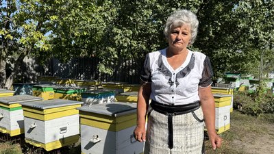 Бджолярка Тетяна Держипільська село Високопілля Олександрівська громада Донецька область