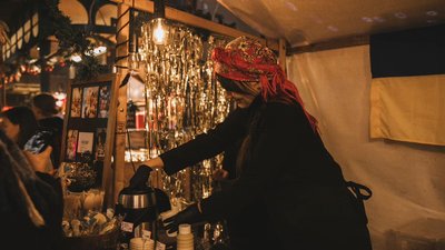 Шишкове варення зі Святогірська та капустяні пироги з Луганщини: як українки в Берліні готують смаколики за донати