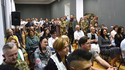 У Житомирі на благодійному аукціоні зібрали 345 тисяч гривень — гроші підуть на придбання дронів У Житомирі на благодійному аукціоні зібрали 345 тисяч гривень — гроші підуть на придбання дронів
