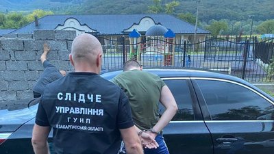 За 7000 доларів намагався переправити двох чоловіків за кордон. На Закарпатті затримали жителя Житомирщини