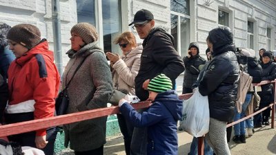 Кропивницький гуманітарний центр для переселенців потребує речей. Яких саме Кропивницький гуманітарний центр для переселенців потребує речей. Яких саме